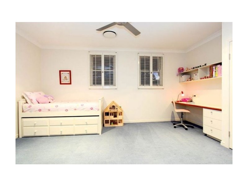 27 Mactier Street, Fig Tree Pocket QLD 4069