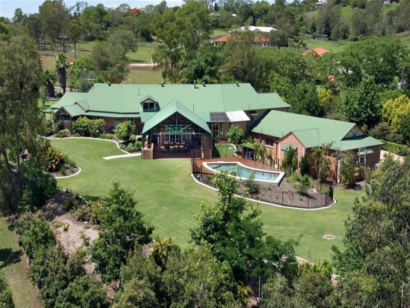 21 Moons Lane, Brookfield QLD 4069