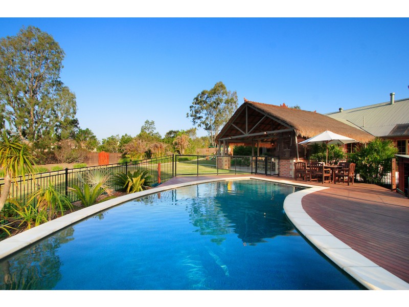 21 Moons Lane, Brookfield QLD 4069