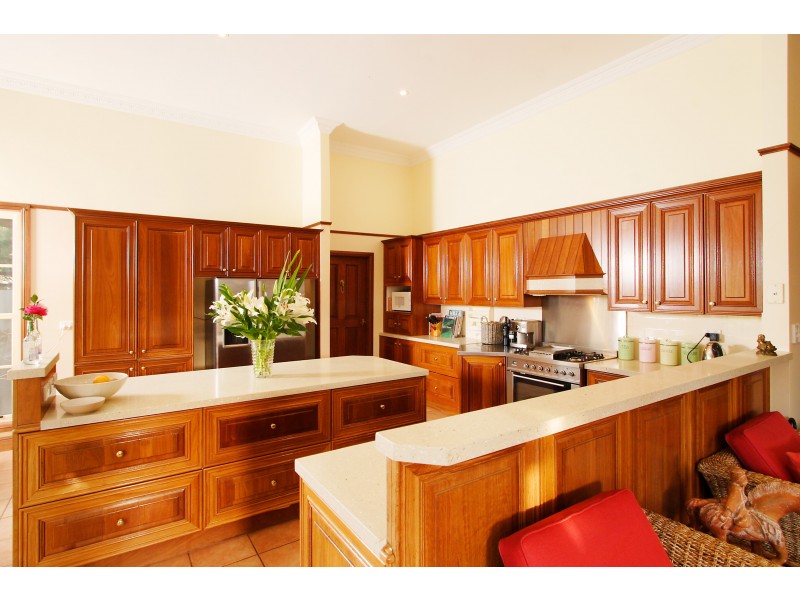 21 Moons Lane, Brookfield QLD 4069