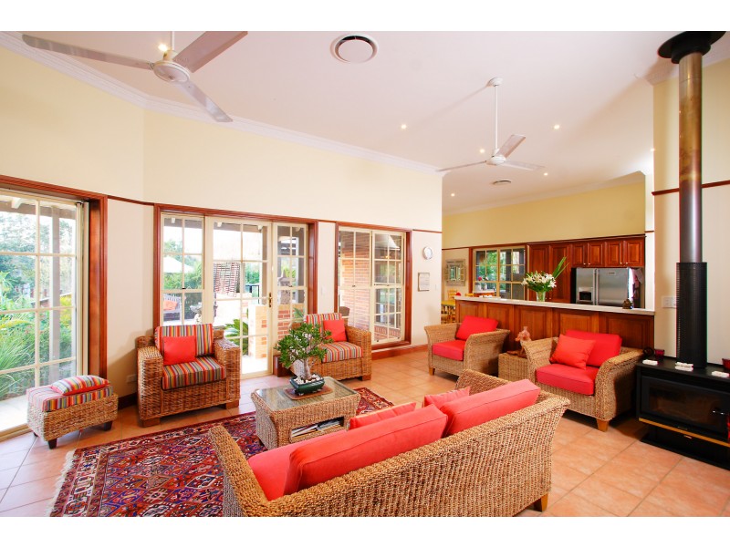 21 Moons Lane, Brookfield QLD 4069