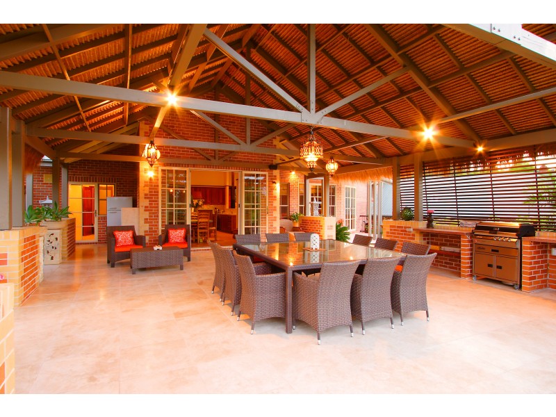 21 Moons Lane, Brookfield QLD 4069