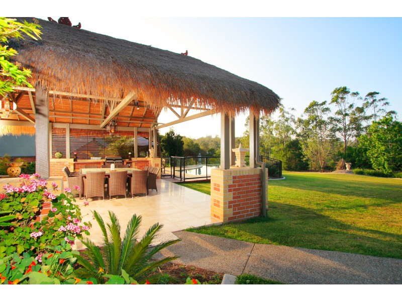 21 Moons Lane, Brookfield QLD 4069