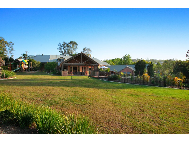 21 Moons Lane, Brookfield QLD 4069