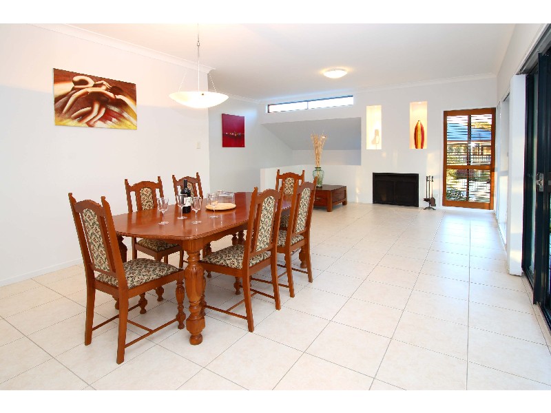 4 Amadeus Place, Westlake QLD 4074