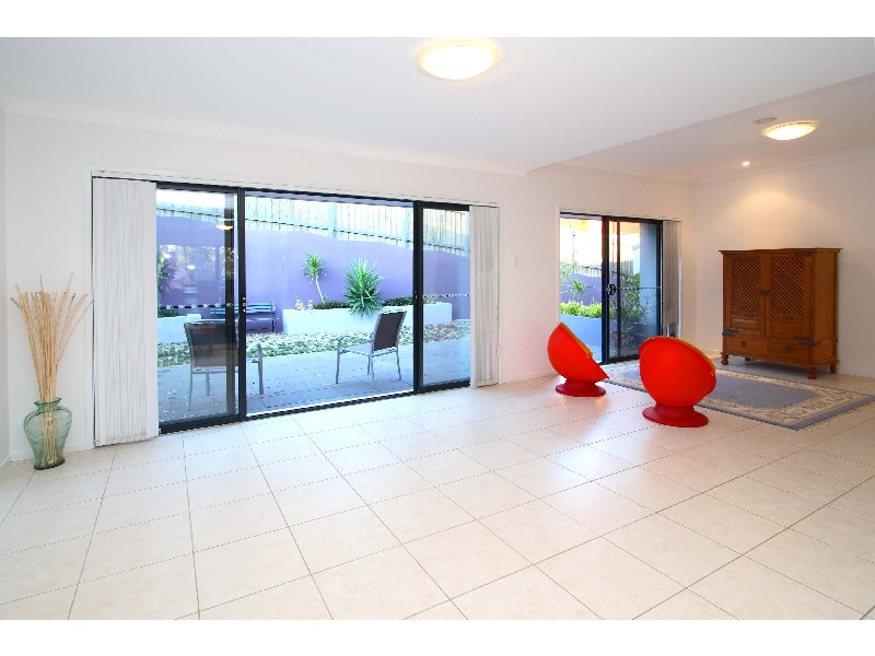 4 Amadeus Place, Westlake QLD 4074