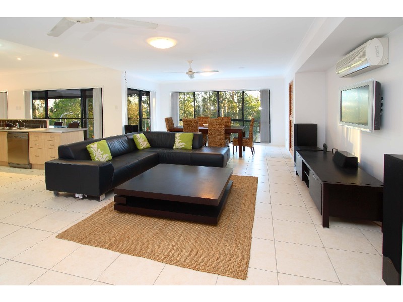 4 Amadeus Place, Westlake QLD 4074