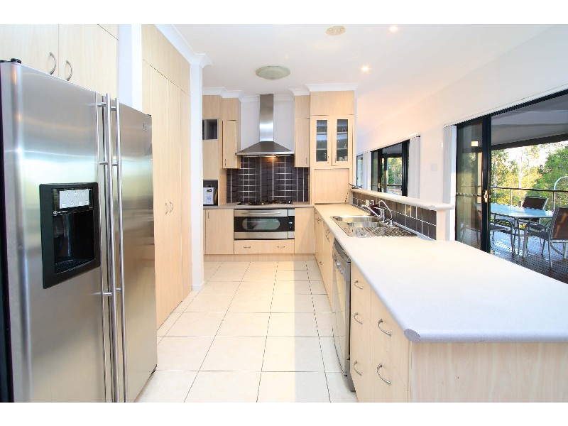 4 Amadeus Place, Westlake QLD 4074