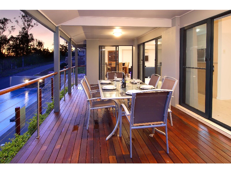 4 Amadeus Place, Westlake QLD 4074