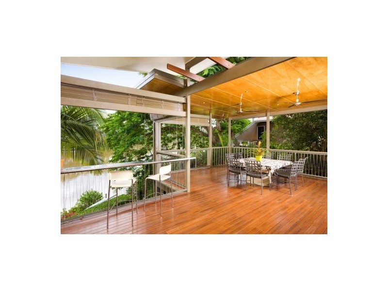 8 Long Street West, Graceville QLD 4075