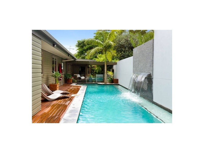 8 Long Street West, Graceville QLD 4075