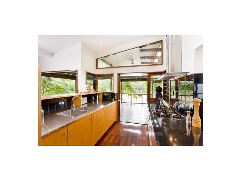 8 Long Street West, Graceville QLD 4075