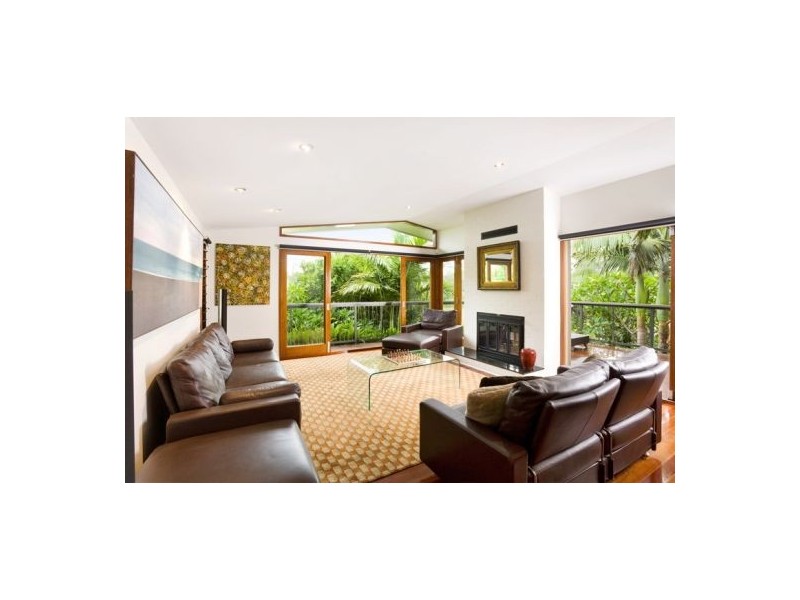 8 Long Street West, Graceville QLD 4075