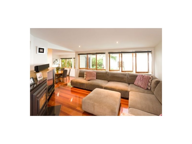 8 Long Street West, Graceville QLD 4075