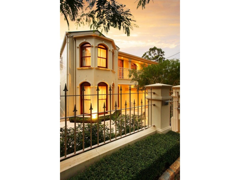 239 Dewar Terrace, Corinda QLD 4075