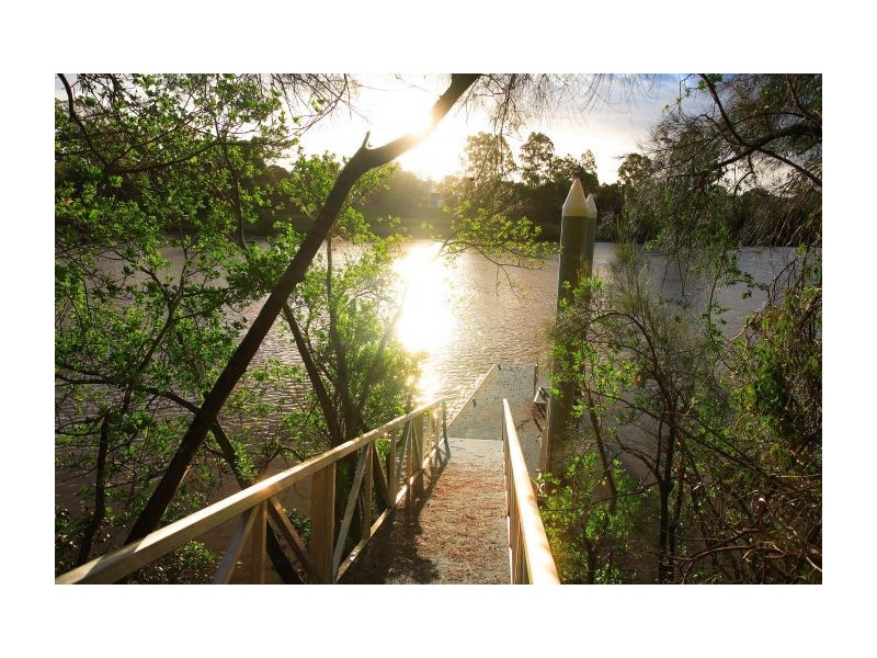 239 Dewar Terrace, Corinda QLD 4075