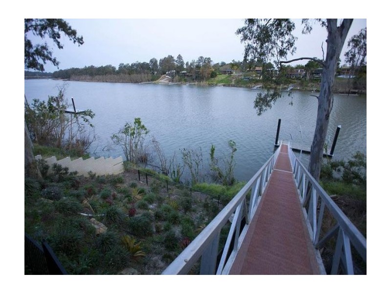 35 Kingfisher Place, Kenmore QLD 4069