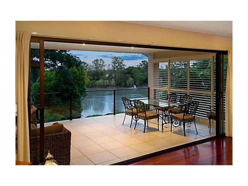 31 Glencairn Avenue, Indooroopilly QLD 4068