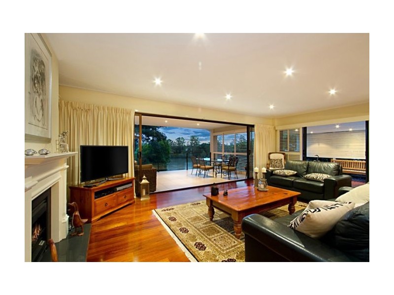 31 Glencairn Avenue, Indooroopilly QLD 4068