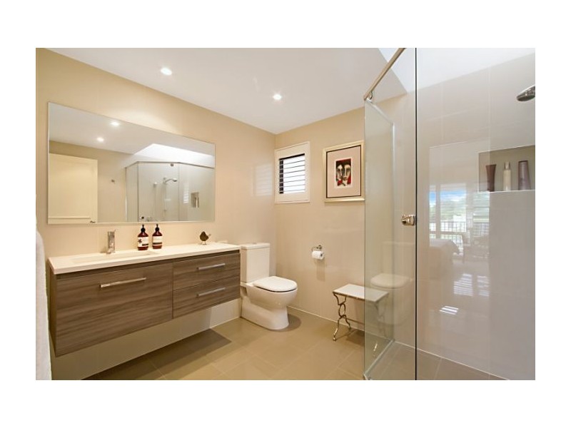 31 Glencairn Avenue, Indooroopilly QLD 4068