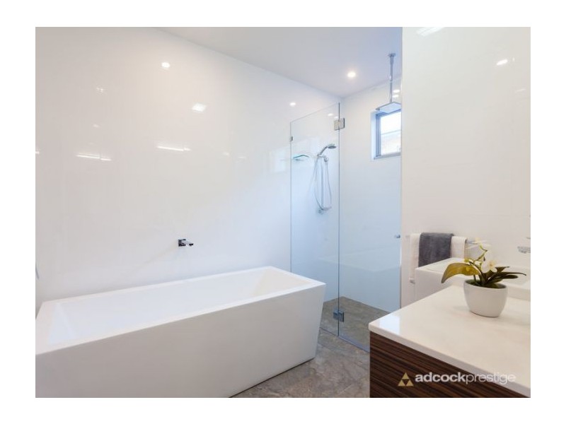 11 Avebury Street, West End QLD 4101