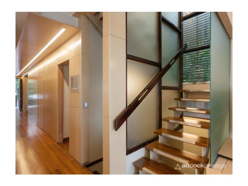 32 Hiron Street, St Lucia QLD 4067