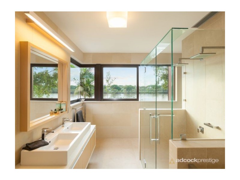 32 Hiron Street, St Lucia QLD 4067