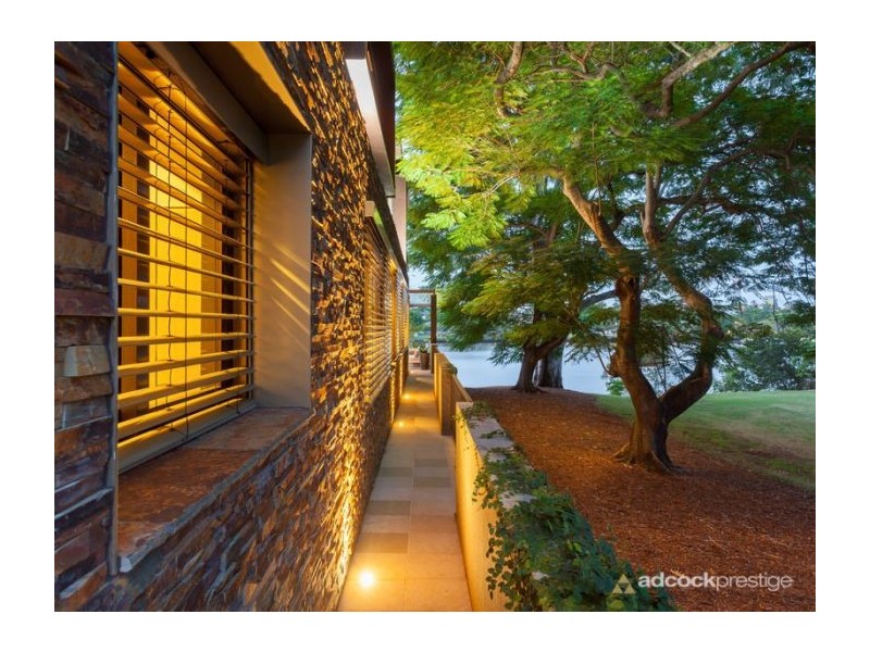 32 Hiron Street, St Lucia QLD 4067