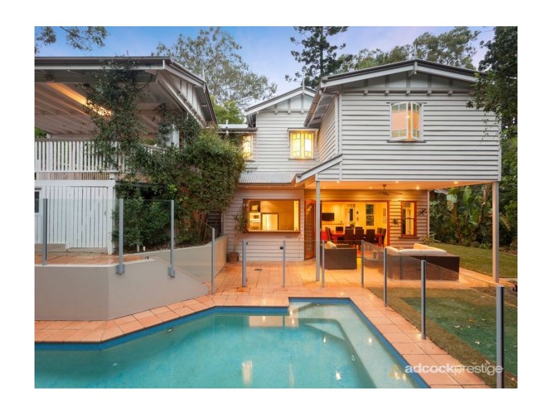 17 Orchard Terrace(Via Napier St), St Lucia QLD 4067