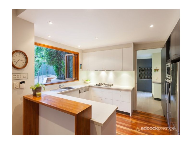 17 Orchard Terrace(Via Napier St), St Lucia QLD 4067