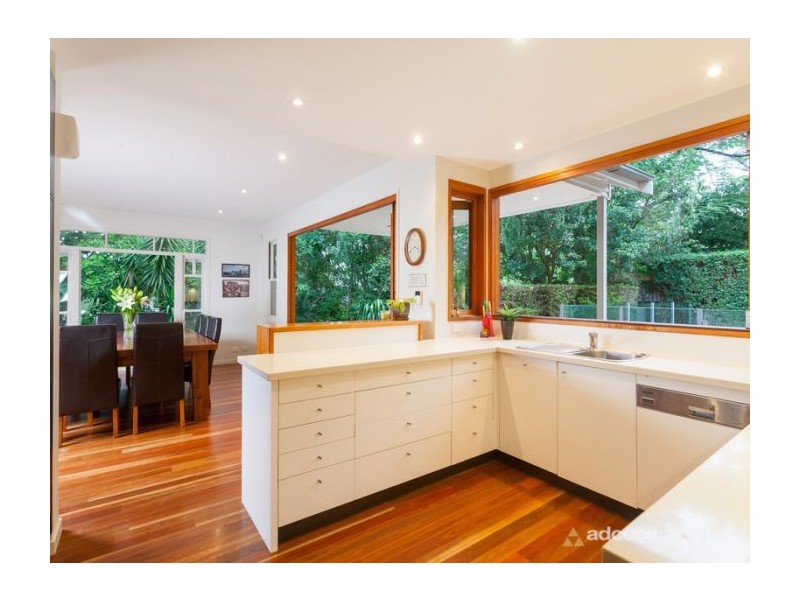 17 Orchard Terrace(Via Napier St), St Lucia QLD 4067