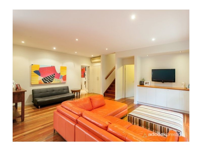 17 Orchard Terrace(Via Napier St), St Lucia QLD 4067