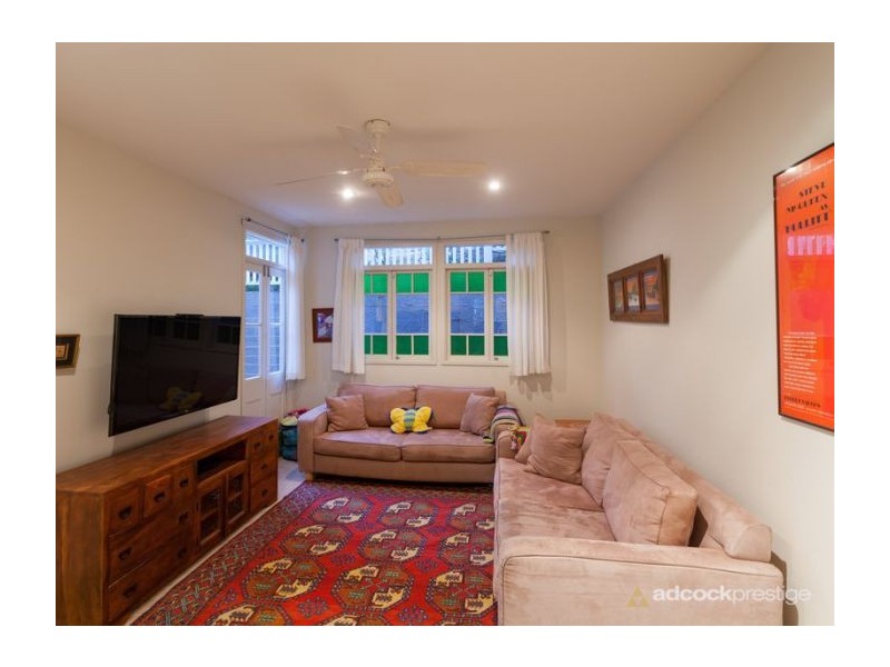 17 Orchard Terrace(Via Napier St), St Lucia QLD 4067