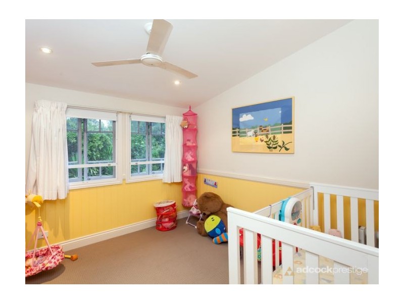 17 Orchard Terrace(Via Napier St), St Lucia QLD 4067