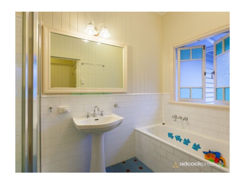 17 Orchard Terrace(Via Napier St), St Lucia QLD 4067