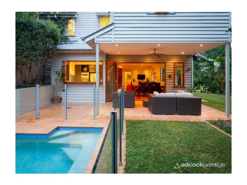 17 Orchard Terrace(Via Napier St), St Lucia QLD 4067