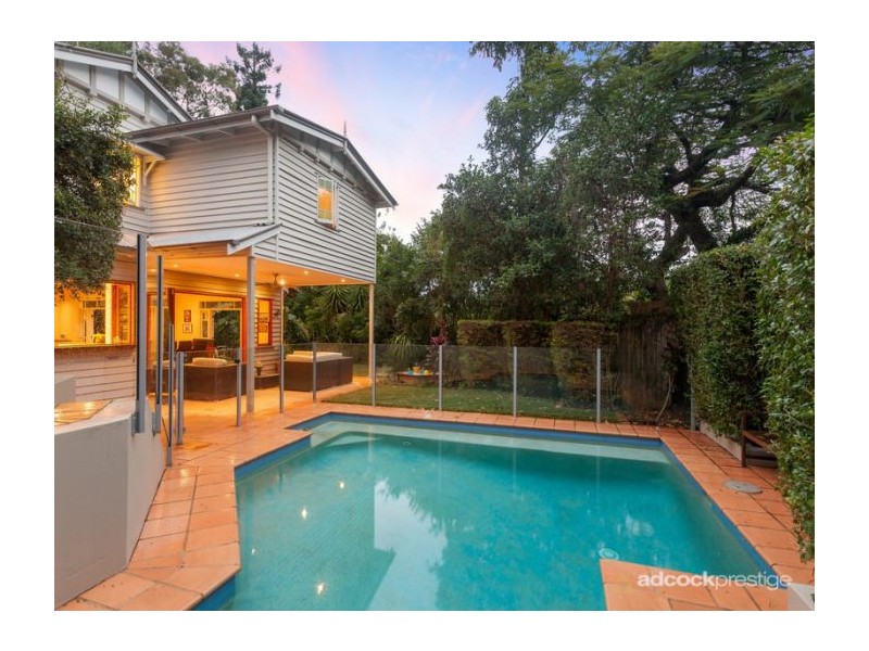 17 Orchard Terrace(Via Napier St), St Lucia QLD 4067