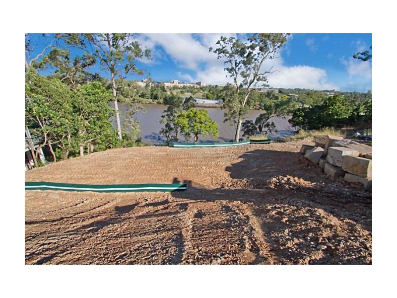 3 Fraser Terrace, Highgate Hill QLD 4101