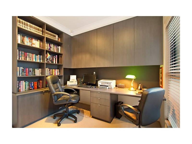 50 Baty Street, St Lucia QLD 4067