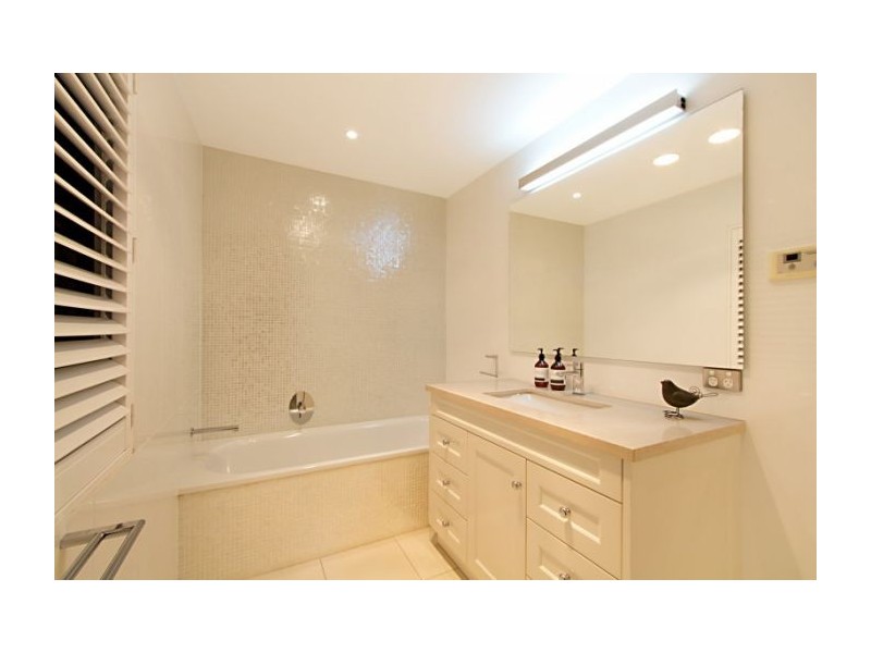 50 Baty Street, St Lucia QLD 4067