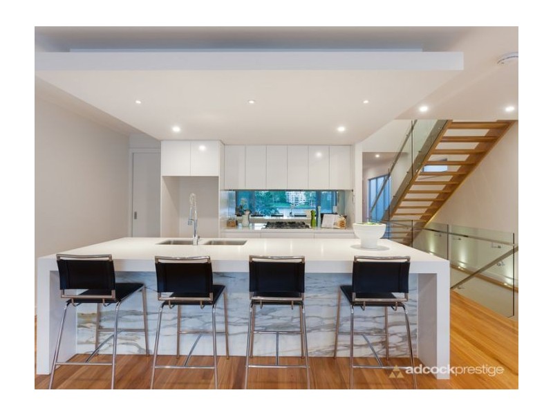 11 Avebury Street, West End QLD 4101