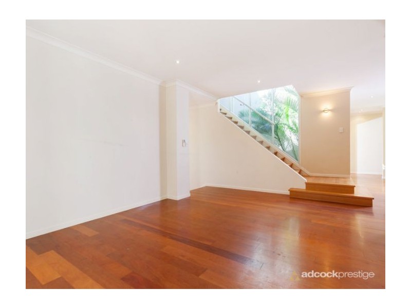 10-12 Hiron Street, St Lucia QLD 4067