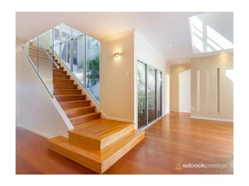 10-12 Hiron Street, St Lucia QLD 4067