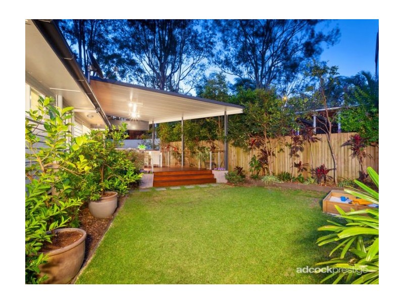 4 Raglan Street, St Lucia QLD 4067