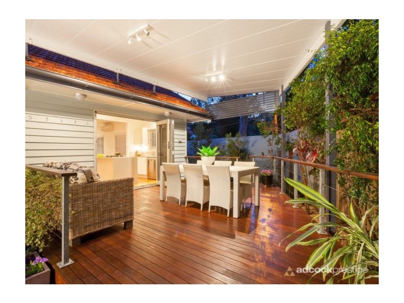 4 Raglan Street, St Lucia QLD 4067