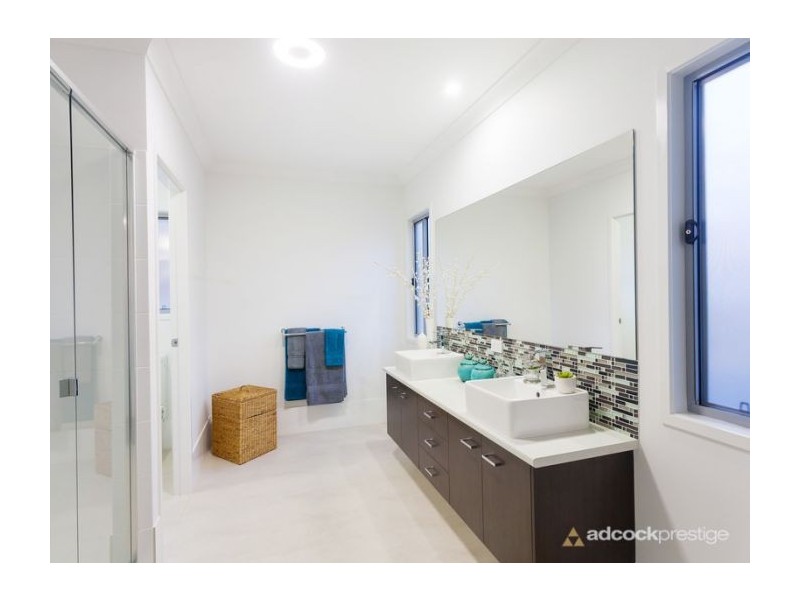 46 Dell Road, St Lucia QLD 4067