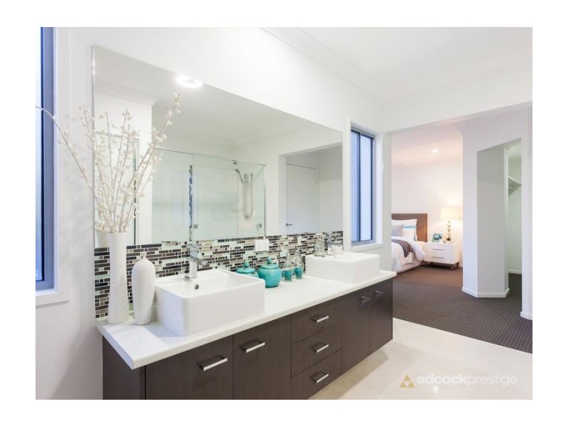 46 Dell Road, St Lucia QLD 4067