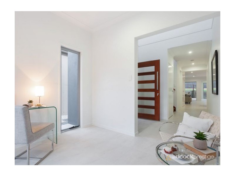 46 Dell Road, St Lucia QLD 4067