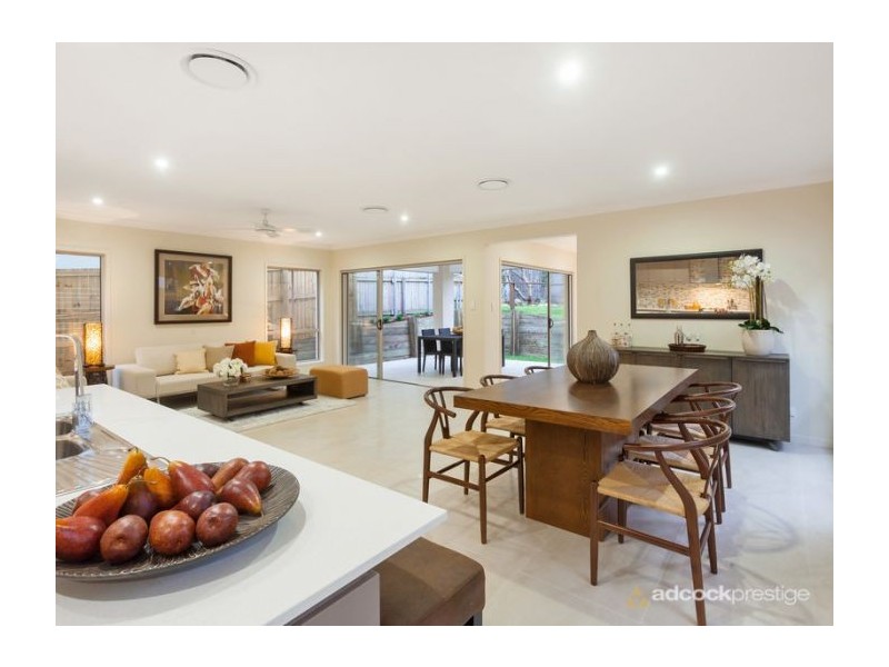 44 Dell Road, St Lucia QLD 4067