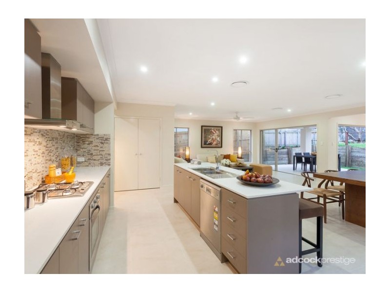 44 Dell Road, St Lucia QLD 4067